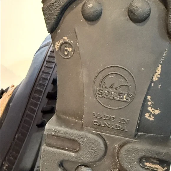 Sorel Tan and Black Boots with Faux Fur - Picture 8 of 8